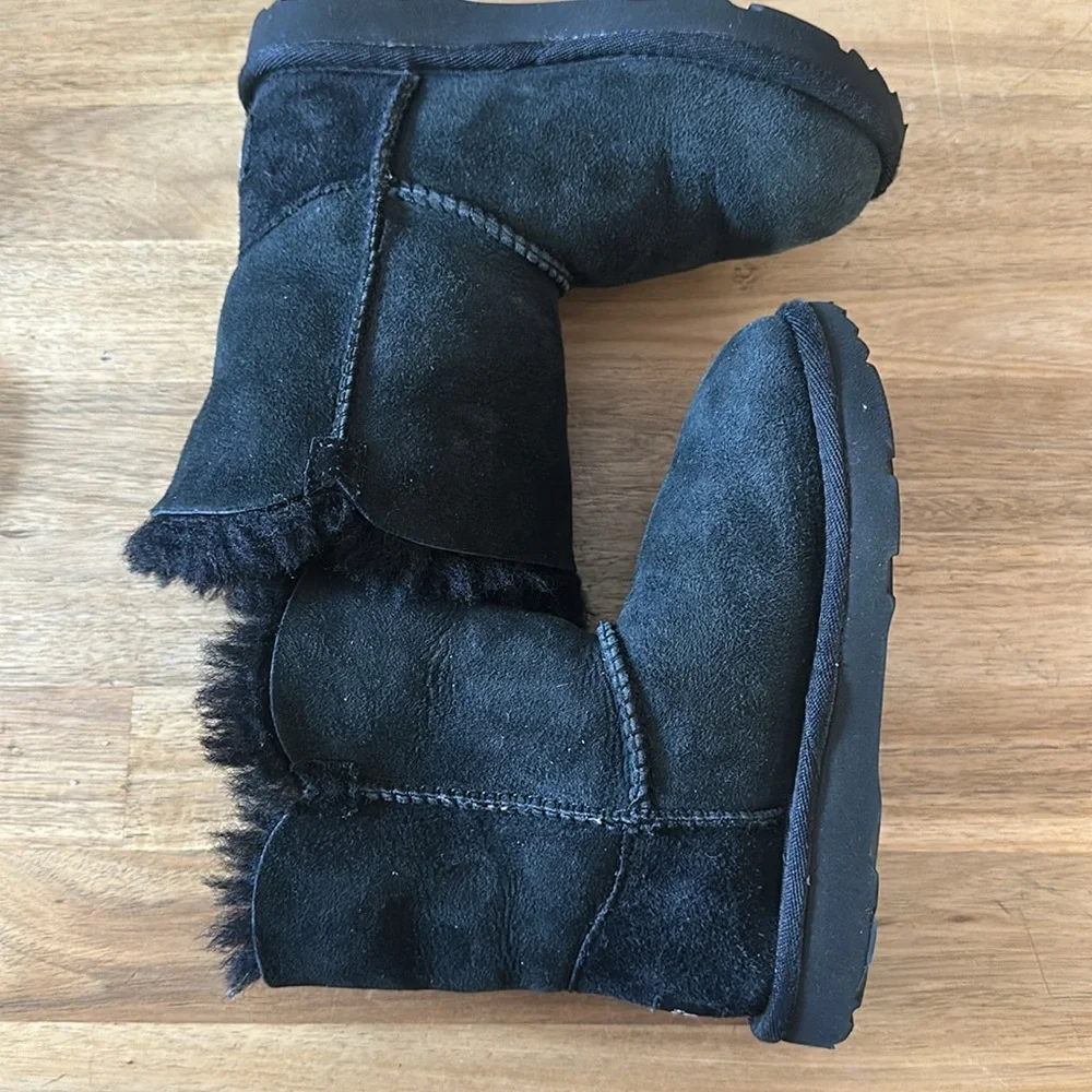 UGG Baiey Botton II boots